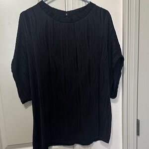 Women's Black Textured Short Sleeve Tunic